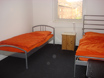Zwei Einzelbetten im Schlafzimmer